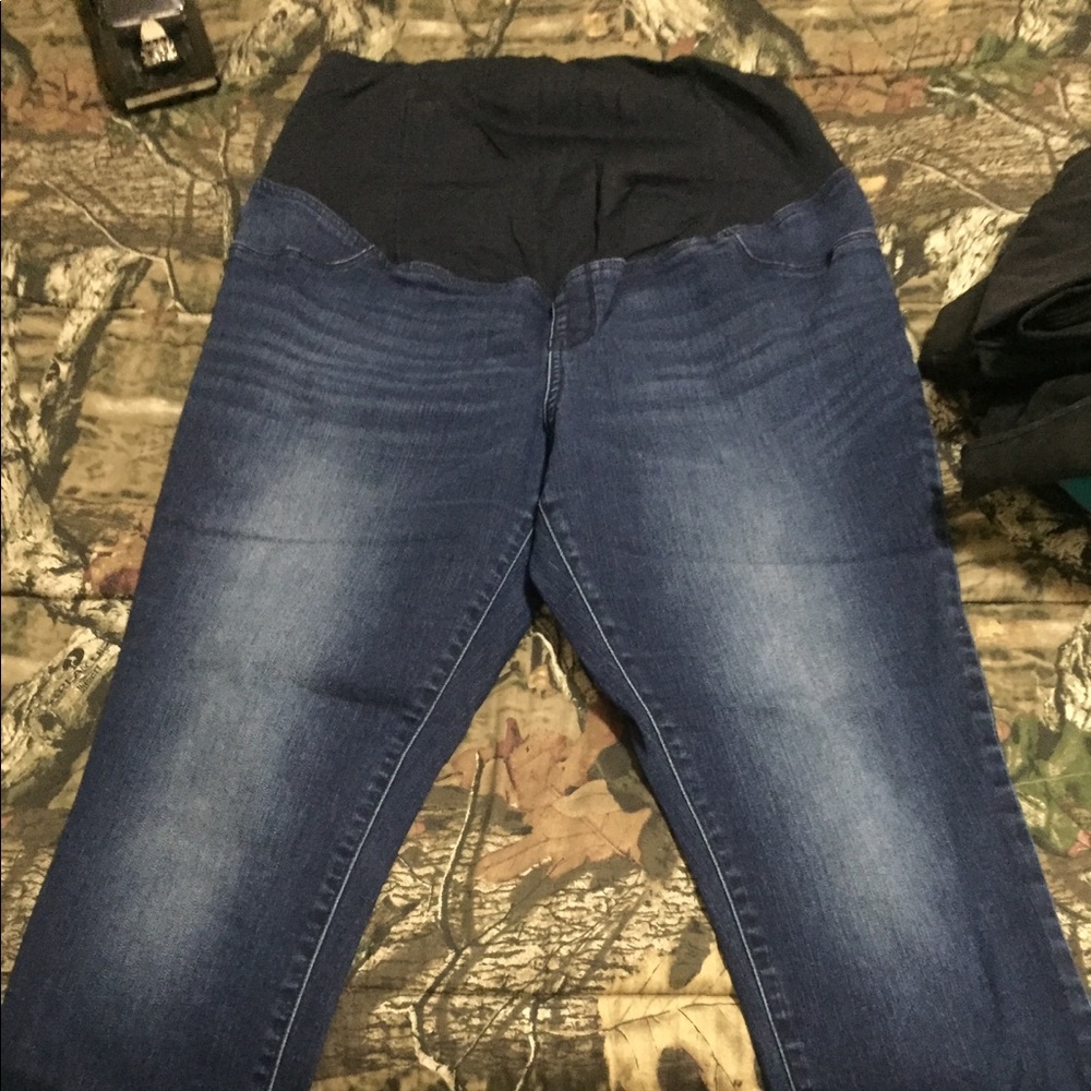 Maternity skinny jeans